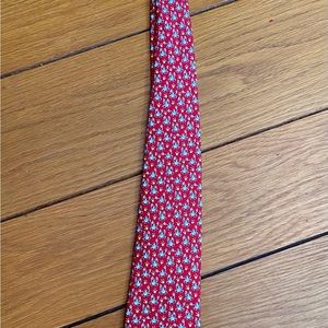 Vineyard Vines ~ Martha’s Vineyard Red with Blue Crabs